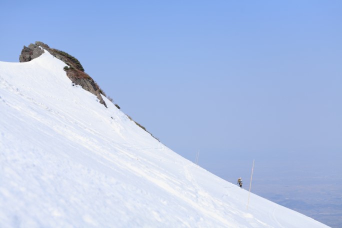 岩鬼山方面へトラバース