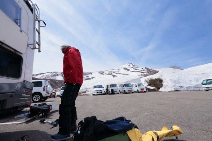 祓川駐車場で山行の支度